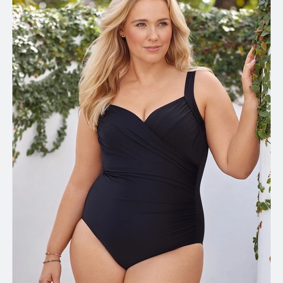 Miraclesuit
Plus Size Sanibel One Piece Swimsuit - Picture 2 of 16